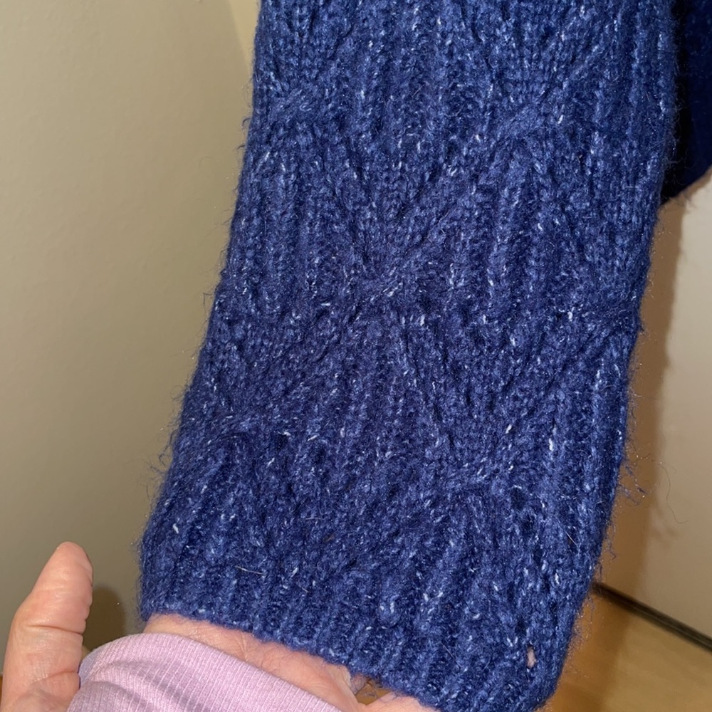 Old Navy oversized cropped sweater - size XL - Picture 7 of 8